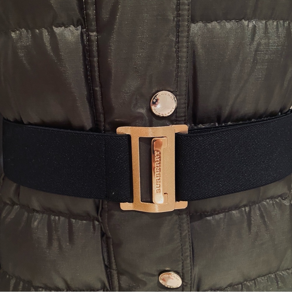 BURBERRY LONDON  ABBEYDALE FOX-FUR TRIMMED PUFFER COAT. - Picture 7 of 14